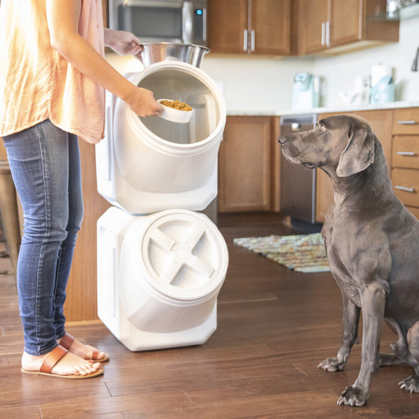 Gamma2 Vittles Vault Stackable 640 Oz. Pet Food Storage Container